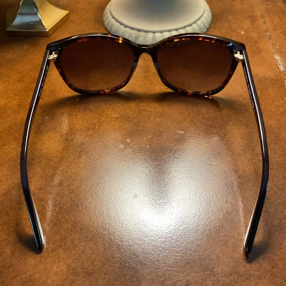 Juicy Couture New  Brown “tortoise”Sunglasses…..free Bebe bag - Picture 4 of 12